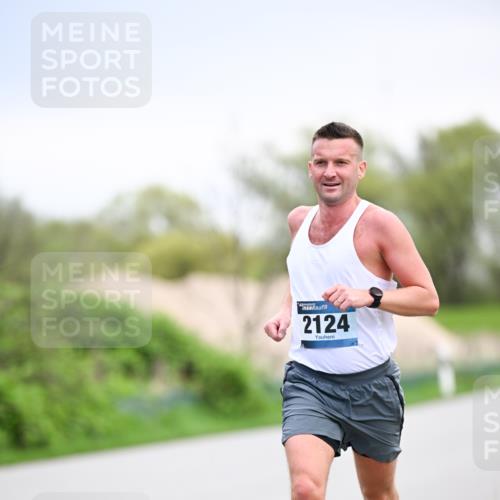 07.04.2024 - 43. Internationalen Wilhelmsburger Insellauf Dr. Thomas Lammeyer http://msf.ph/oto/6045755 07.04.2024 11:03:54 Laufen 2124 meine-sportfotos.de