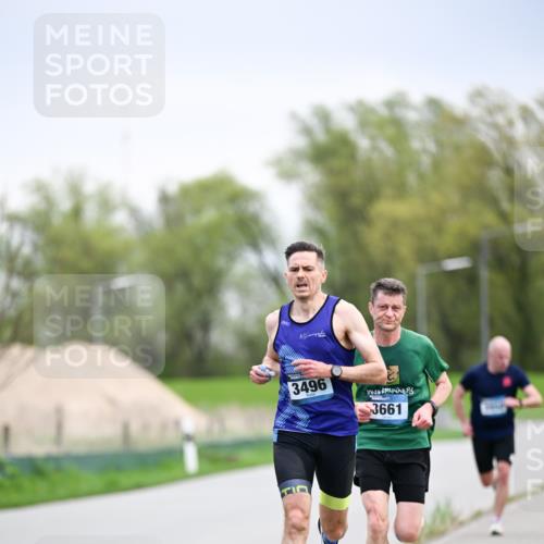 07.04.2024 - 43. Internationalen Wilhelmsburger Insellauf Dr. Thomas Lammeyer http://msf.ph/oto/6045769 07.04.2024 11:04:25 Laufen 3496, 3661 meine-sportfotos.de