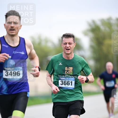 07.04.2024 - 43. Internationalen Wilhelmsburger Insellauf Dr. Thomas Lammeyer http://msf.ph/oto/6045795 07.04.2024 11:04:28 Laufen 3496, 3661 meine-sportfotos.de