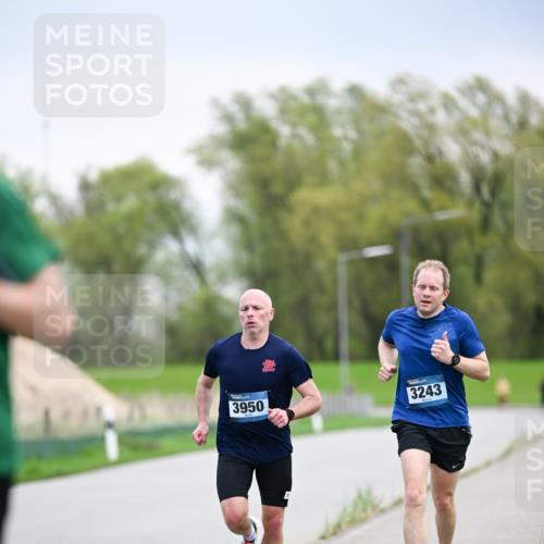 07.04.2024 - 43. Internationalen Wilhelmsburger Insellauf Dr. Thomas Lammeyer http://msf.ph/oto/6045801 07.04.2024 11:04:29 Laufen 3950, 3243 meine-sportfotos.de
