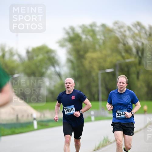 07.04.2024 - 43. Internationalen Wilhelmsburger Insellauf Dr. Thomas Lammeyer http://msf.ph/oto/6045803 07.04.2024 11:04:29 Laufen 3950, 3243 meine-sportfotos.de