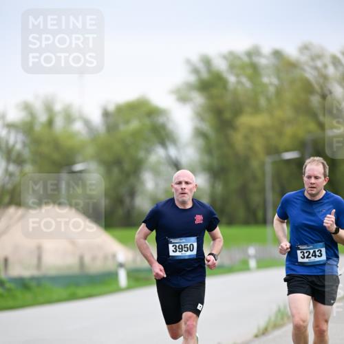 07.04.2024 - 43. Internationalen Wilhelmsburger Insellauf Dr. Thomas Lammeyer http://msf.ph/oto/6045809 07.04.2024 11:04:29 Laufen 3950, 3243 meine-sportfotos.de