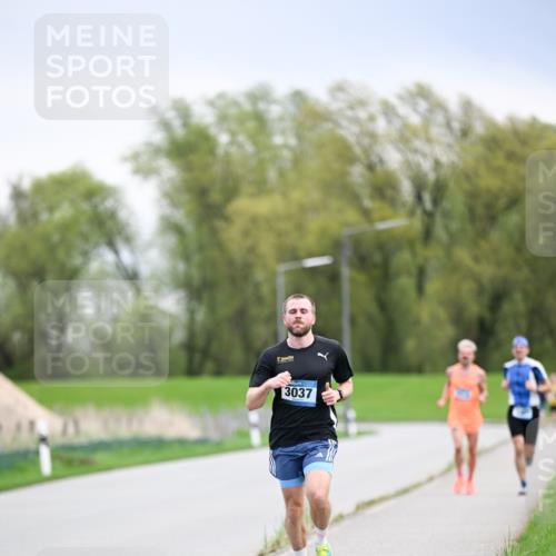07.04.2024 - 43. Internationalen Wilhelmsburger Insellauf Dr. Thomas Lammeyer http://msf.ph/oto/6045846 07.04.2024 11:04:47 Laufen 3037 meine-sportfotos.de