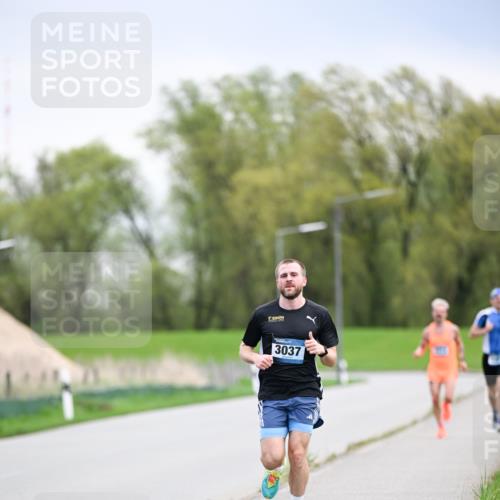 07.04.2024 - 43. Internationalen Wilhelmsburger Insellauf Dr. Thomas Lammeyer http://msf.ph/oto/6045850 07.04.2024 11:04:47 Laufen 3037 meine-sportfotos.de