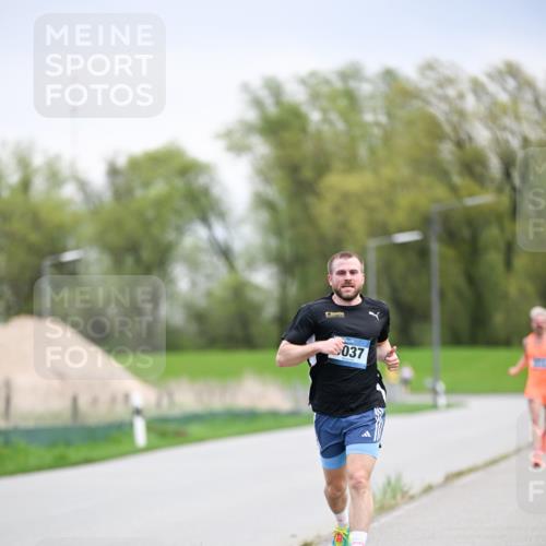07.04.2024 - 43. Internationalen Wilhelmsburger Insellauf Dr. Thomas Lammeyer http://msf.ph/oto/6045858 07.04.2024 11:04:47 Laufen 037 meine-sportfotos.de