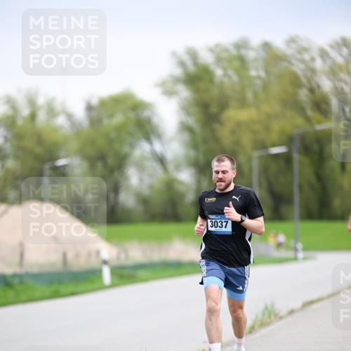 07.04.2024 - 43. Internationalen Wilhelmsburger Insellauf Dr. Thomas Lammeyer http://msf.ph/oto/6045862 07.04.2024 11:04:48 Laufen 3037 meine-sportfotos.de