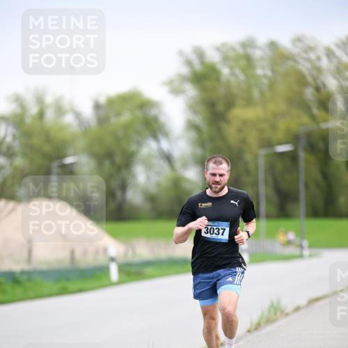 07.04.2024 - 43. Internationalen Wilhelmsburger Insellauf Dr. Thomas Lammeyer http://msf.ph/oto/6045866 07.04.2024 11:04:48 Laufen 3037 meine-sportfotos.de