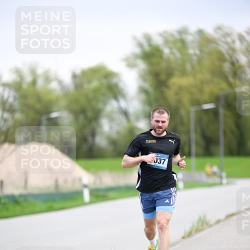 07.04.2024 - 43. Internationalen Wilhelmsburger Insellauf Dr. Thomas Lammeyer http://msf.ph/oto/6045868 07.04.2024 11:04:48 Laufen 037 meine-sportfotos.de