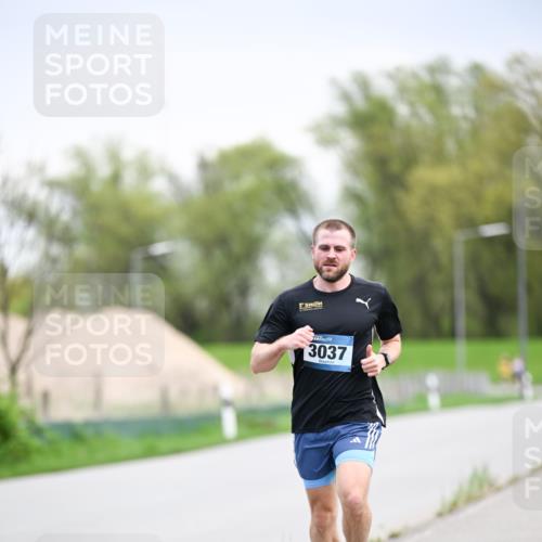 07.04.2024 - 43. Internationalen Wilhelmsburger Insellauf Dr. Thomas Lammeyer http://msf.ph/oto/6045876 07.04.2024 11:04:49 Laufen 3037 meine-sportfotos.de
