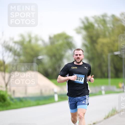 07.04.2024 - 43. Internationalen Wilhelmsburger Insellauf Dr. Thomas Lammeyer http://msf.ph/oto/6045878 07.04.2024 11:04:49 Laufen 037 meine-sportfotos.de