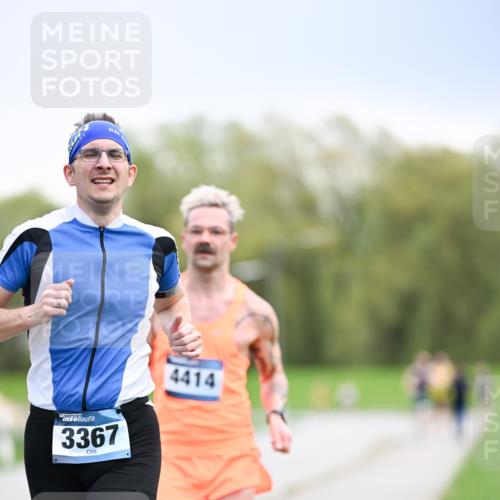 07.04.2024 - 43. Internationalen Wilhelmsburger Insellauf Dr. Thomas Lammeyer http://msf.ph/oto/6045955 07.04.2024 11:04:58 Laufen 3367, 4414 meine-sportfotos.de