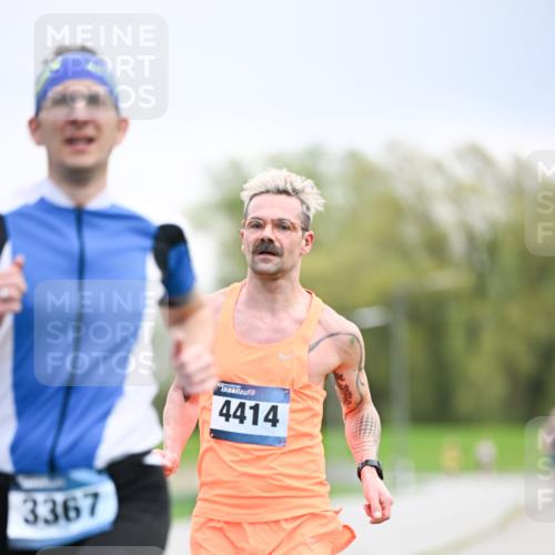 07.04.2024 - 43. Internationalen Wilhelmsburger Insellauf Dr. Thomas Lammeyer http://msf.ph/oto/6045959 07.04.2024 11:04:58 Laufen 3367, 4414 meine-sportfotos.de