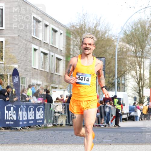 07.04.2024 - 43. Internationalen Wilhelmsburger Insellauf Strokosch-Dieckow http://msf.ph/oto/6045966 07.04.2024 11:21:30 Ziel 2499, 3037, 3858, 4414 meine-sportfotos.de
