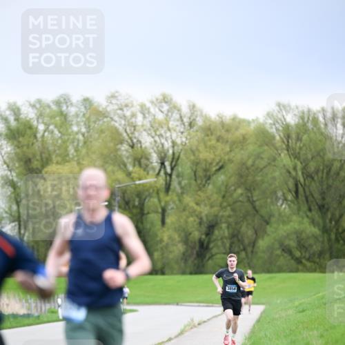 07.04.2024 - 43. Internationalen Wilhelmsburger Insellauf Dr. Thomas Lammeyer http://msf.ph/oto/6045976 07.04.2024 11:05:16 Laufen 3858 meine-sportfotos.de