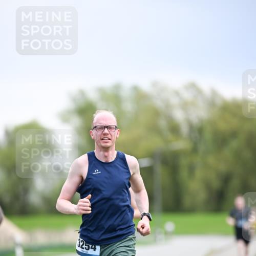 07.04.2024 - 43. Internationalen Wilhelmsburger Insellauf Dr. Thomas Lammeyer http://msf.ph/oto/6045984 07.04.2024 11:05:17 Laufen 3254 meine-sportfotos.de