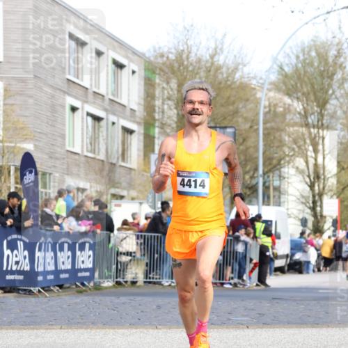 07.04.2024 - 43. Internationalen Wilhelmsburger Insellauf Strokosch-Dieckow http://msf.ph/oto/6045992 07.04.2024 11:21:30 Ziel 2499, 3037, 3858, 4414 meine-sportfotos.de