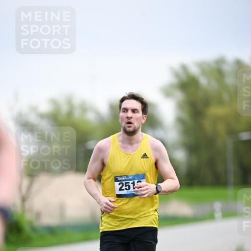 07.04.2024 - 43. Internationalen Wilhelmsburger Insellauf Dr. Thomas Lammeyer http://msf.ph/oto/6046008 07.04.2024 11:05:19 Laufen 2512 meine-sportfotos.de