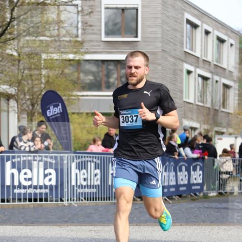 07.04.2024 - 43. Internationalen Wilhelmsburger Insellauf Strokosch-Dieckow http://msf.ph/oto/6046070 07.04.2024 11:21:28 Ziel 3037, 3858, 4414 meine-sportfotos.de