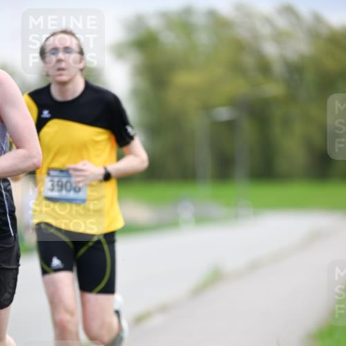 07.04.2024 - 43. Internationalen Wilhelmsburger Insellauf Dr. Thomas Lammeyer http://msf.ph/oto/6046109 07.04.2024 11:05:45 Laufen 390 meine-sportfotos.de