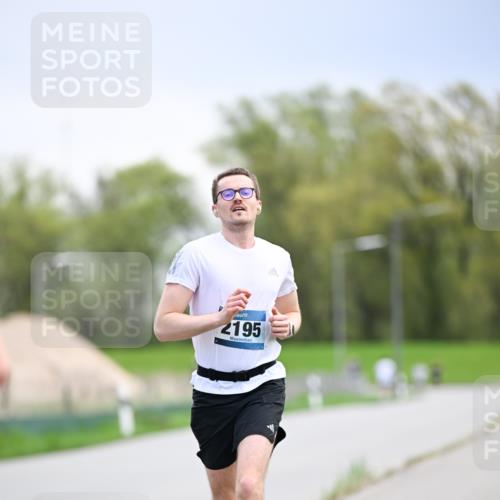 07.04.2024 - 43. Internationalen Wilhelmsburger Insellauf Dr. Thomas Lammeyer http://msf.ph/oto/6046189 07.04.2024 11:06:14 Laufen 2195 meine-sportfotos.de