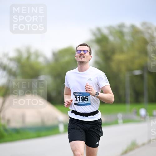 07.04.2024 - 43. Internationalen Wilhelmsburger Insellauf Dr. Thomas Lammeyer http://msf.ph/oto/6046195 07.04.2024 11:06:15 Laufen 2195 meine-sportfotos.de