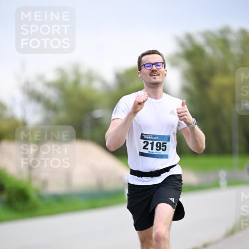 07.04.2024 - 43. Internationalen Wilhelmsburger Insellauf Dr. Thomas Lammeyer http://msf.ph/oto/6046200 07.04.2024 11:06:15 Laufen 2195 meine-sportfotos.de