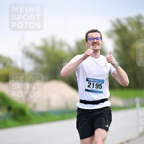 07.04.2024 - 43. Internationalen Wilhelmsburger Insellauf Dr. Thomas Lammeyer http://msf.ph/oto/6046202 07.04.2024 11:06:15 Laufen 2195 meine-sportfotos.de