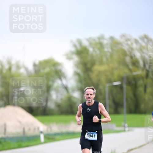07.04.2024 - 43. Internationalen Wilhelmsburger Insellauf Dr. Thomas Lammeyer http://msf.ph/oto/6046204 07.04.2024 11:06:39 Laufen 236, 3941, 226 meine-sportfotos.de