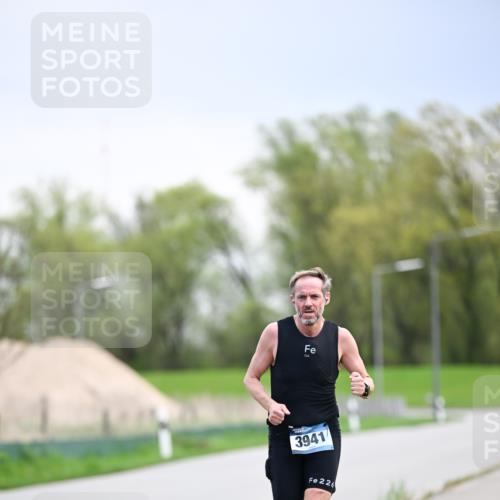 07.04.2024 - 43. Internationalen Wilhelmsburger Insellauf Dr. Thomas Lammeyer http://msf.ph/oto/6046211 07.04.2024 11:06:39 Laufen 226, 3941, 226 meine-sportfotos.de