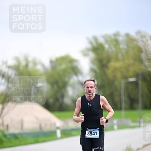 07.04.2024 - 43. Internationalen Wilhelmsburger Insellauf Dr. Thomas Lammeyer http://msf.ph/oto/6046217 07.04.2024 11:06:40 Laufen 3941, 37, 226 meine-sportfotos.de