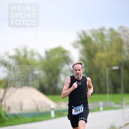 07.04.2024 - 43. Internationalen Wilhelmsburger Insellauf Dr. Thomas Lammeyer http://msf.ph/oto/6046219 07.04.2024 11:06:40 Laufen 3941, 0226, 3 meine-sportfotos.de