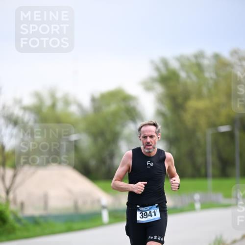 07.04.2024 - 43. Internationalen Wilhelmsburger Insellauf Dr. Thomas Lammeyer http://msf.ph/oto/6046221 07.04.2024 11:06:40 Laufen 226, 3941, 226 meine-sportfotos.de
