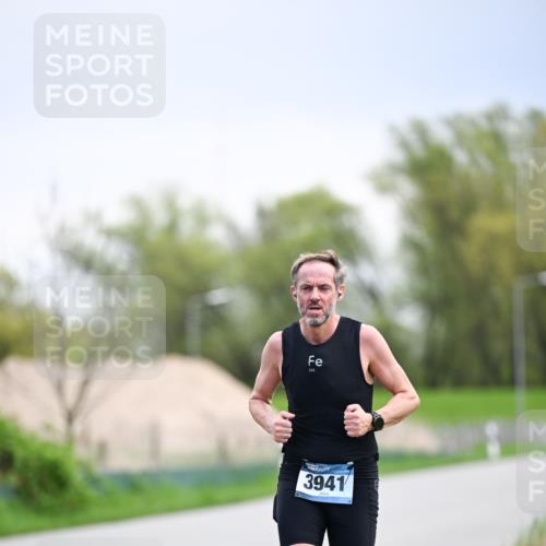 07.04.2024 - 43. Internationalen Wilhelmsburger Insellauf Dr. Thomas Lammeyer http://msf.ph/oto/6046227 07.04.2024 11:06:40 Laufen 226, 3941, 226 meine-sportfotos.de