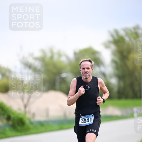 07.04.2024 - 43. Internationalen Wilhelmsburger Insellauf Dr. Thomas Lammeyer http://msf.ph/oto/6046229 07.04.2024 11:06:40 Laufen 226, 3941, 37 meine-sportfotos.de