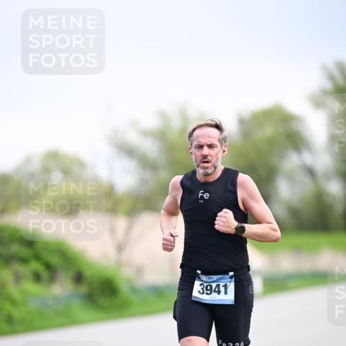 07.04.2024 - 43. Internationalen Wilhelmsburger Insellauf Dr. Thomas Lammeyer http://msf.ph/oto/6046238 07.04.2024 11:06:41 Laufen 226, 3941, 226 meine-sportfotos.de