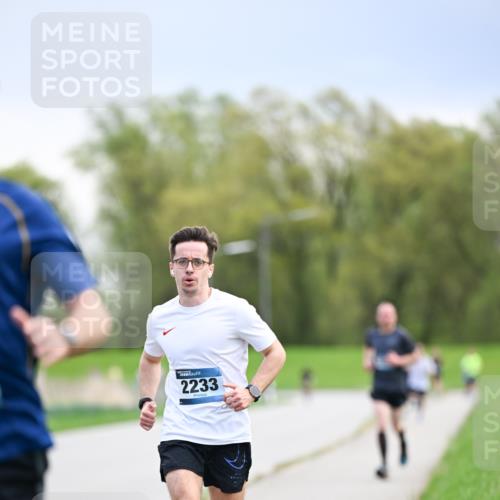 07.04.2024 - 43. Internationalen Wilhelmsburger Insellauf Dr. Thomas Lammeyer http://msf.ph/oto/6046289 07.04.2024 11:06:51 Laufen 2233 meine-sportfotos.de