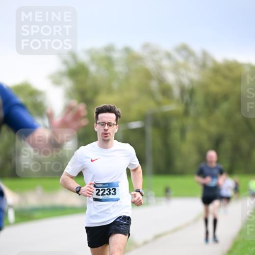07.04.2024 - 43. Internationalen Wilhelmsburger Insellauf Dr. Thomas Lammeyer http://msf.ph/oto/6046293 07.04.2024 11:06:51 Laufen 2233 meine-sportfotos.de