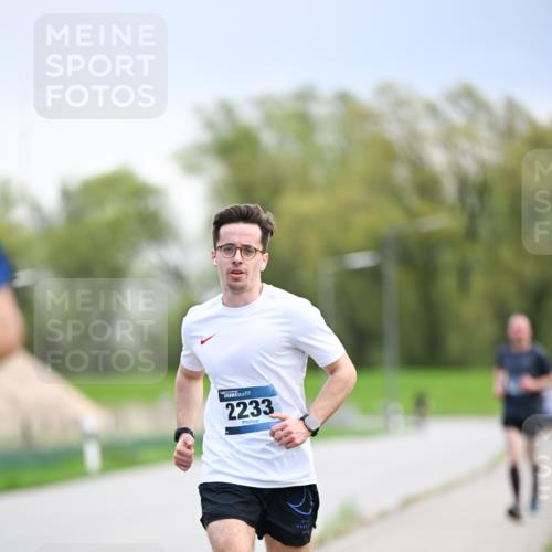 07.04.2024 - 43. Internationalen Wilhelmsburger Insellauf Dr. Thomas Lammeyer http://msf.ph/oto/6046300 07.04.2024 11:06:51 Laufen 2233 meine-sportfotos.de