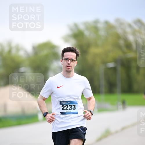 07.04.2024 - 43. Internationalen Wilhelmsburger Insellauf Dr. Thomas Lammeyer http://msf.ph/oto/6046306 07.04.2024 11:06:52 Laufen 2233 meine-sportfotos.de