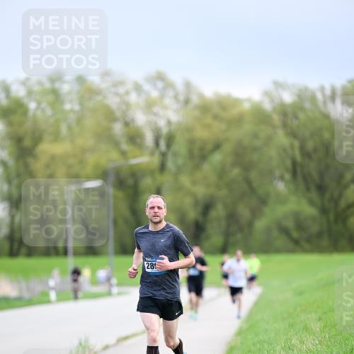 07.04.2024 - 43. Internationalen Wilhelmsburger Insellauf Dr. Thomas Lammeyer http://msf.ph/oto/6046312 07.04.2024 11:06:56 Laufen 28 meine-sportfotos.de