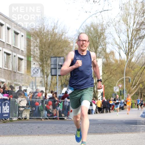 07.04.2024 - 43. Internationalen Wilhelmsburger Insellauf Strokosch-Dieckow http://msf.ph/oto/6046315 07.04.2024 11:21:16 Ziel 2475, 3254 meine-sportfotos.de
