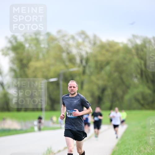 07.04.2024 - 43. Internationalen Wilhelmsburger Insellauf Dr. Thomas Lammeyer http://msf.ph/oto/6046323 07.04.2024 11:06:56 Laufen 289 meine-sportfotos.de