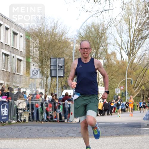 07.04.2024 - 43. Internationalen Wilhelmsburger Insellauf Strokosch-Dieckow http://msf.ph/oto/6046330 07.04.2024 11:21:16 Ziel 2475, 3254 meine-sportfotos.de
