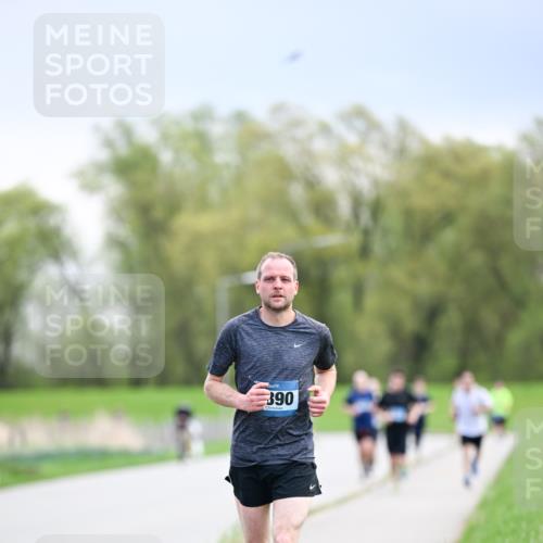 07.04.2024 - 43. Internationalen Wilhelmsburger Insellauf Dr. Thomas Lammeyer http://msf.ph/oto/6046340 07.04.2024 11:06:57 Laufen 390 meine-sportfotos.de