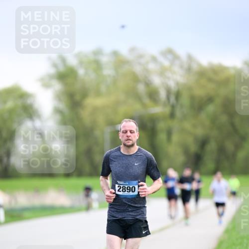 07.04.2024 - 43. Internationalen Wilhelmsburger Insellauf Dr. Thomas Lammeyer http://msf.ph/oto/6046343 07.04.2024 11:06:57 Laufen 2890 meine-sportfotos.de