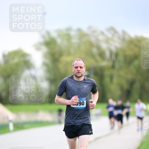 07.04.2024 - 43. Internationalen Wilhelmsburger Insellauf Dr. Thomas Lammeyer http://msf.ph/oto/6046352 07.04.2024 11:06:58 Laufen 390 meine-sportfotos.de