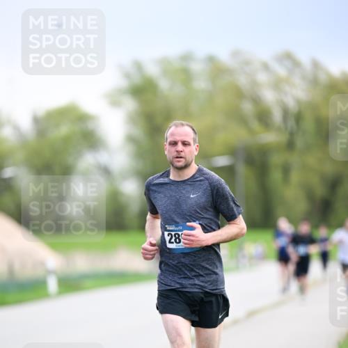 07.04.2024 - 43. Internationalen Wilhelmsburger Insellauf Dr. Thomas Lammeyer http://msf.ph/oto/6046358 07.04.2024 11:06:58 Laufen 28 meine-sportfotos.de