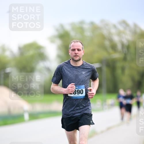 07.04.2024 - 43. Internationalen Wilhelmsburger Insellauf Dr. Thomas Lammeyer http://msf.ph/oto/6046362 07.04.2024 11:06:59 Laufen 890 meine-sportfotos.de