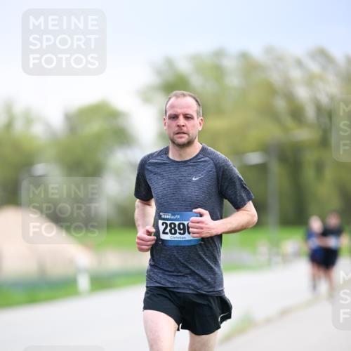 07.04.2024 - 43. Internationalen Wilhelmsburger Insellauf Dr. Thomas Lammeyer http://msf.ph/oto/6046368 07.04.2024 11:06:59 Laufen 2896 meine-sportfotos.de
