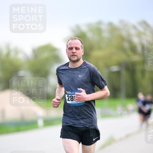 07.04.2024 - 43. Internationalen Wilhelmsburger Insellauf Dr. Thomas Lammeyer http://msf.ph/oto/6046370 07.04.2024 11:06:59 Laufen 285 meine-sportfotos.de